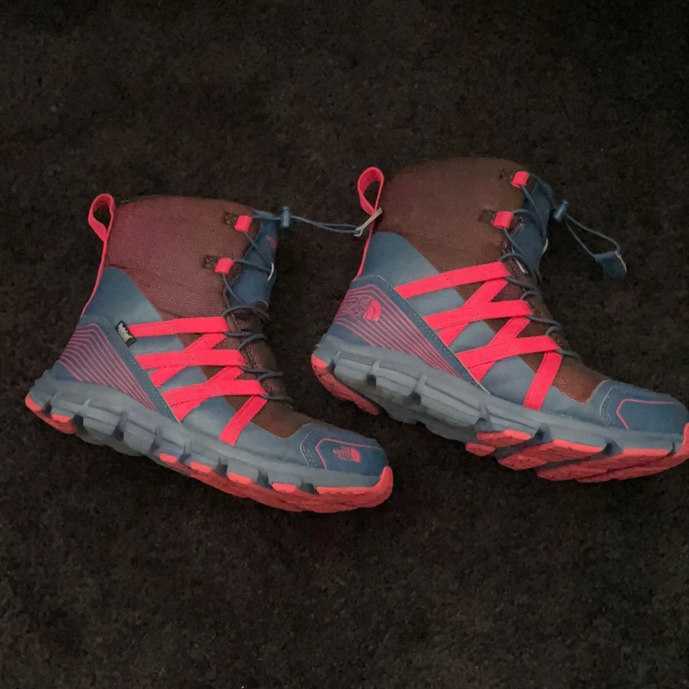 Girls North Face winter boots